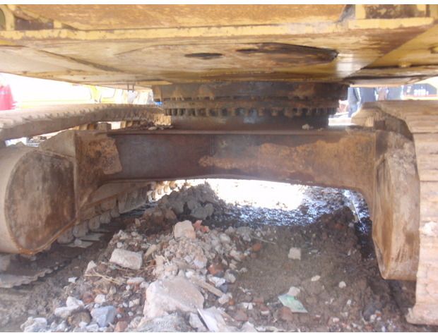 2020 Caterpillar 330D crawler excavator undercarriage view