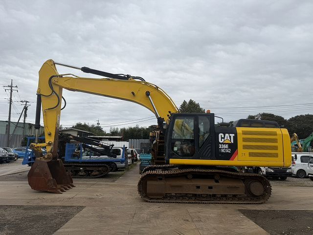 2014 Caterpillar 336E crawler excavator, side view 2014 Caterpillar 336E crawler excavator, side view