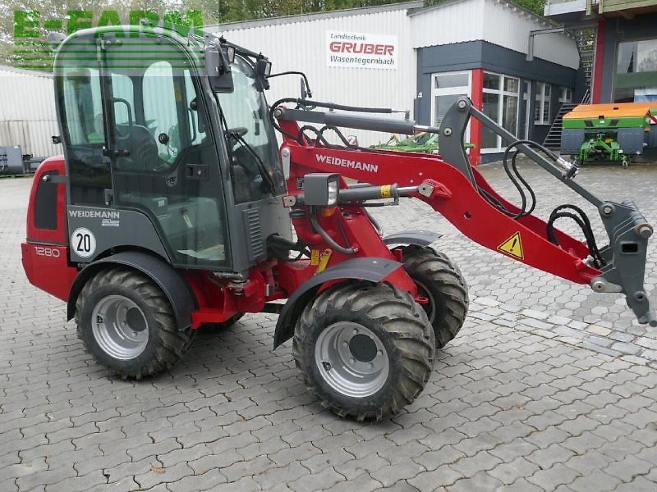 2022 Weidemann 1280 wheel loader, side view 2022 Weidemann 1280 wheel loader, side view
