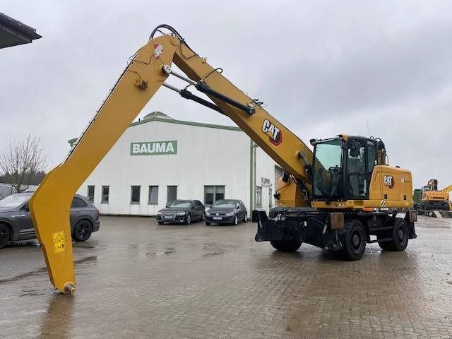 2020 Caterpillar MH3022 material handler, side profile view 2020 Caterpillar MH3022 material handler, side profile view
