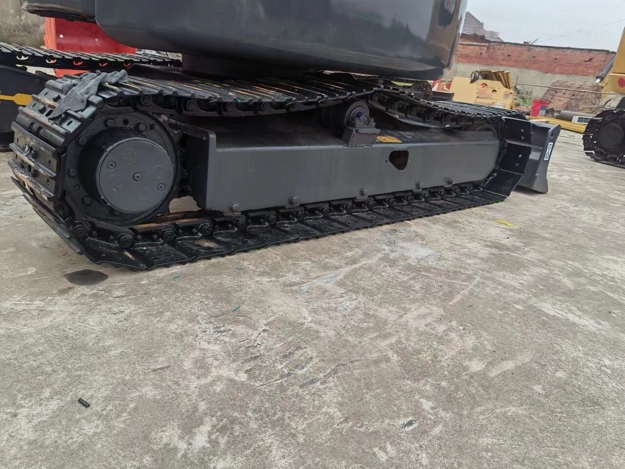 Hitachi ZX55 mini excavator track assembly view Hitachi ZX55 mini excavator track assembly view