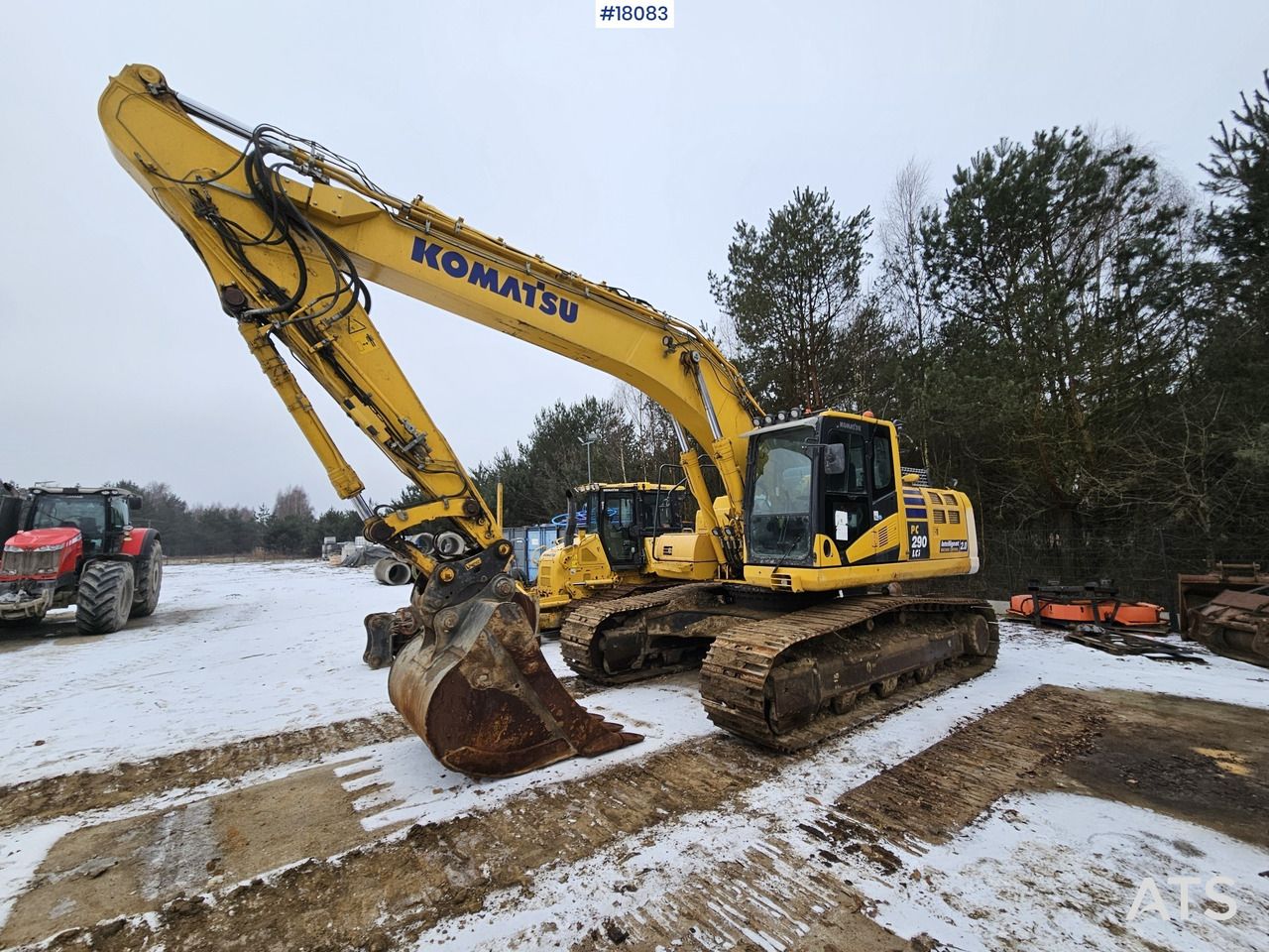 2021 Komatsu PC290LCi crawler excavator, side view