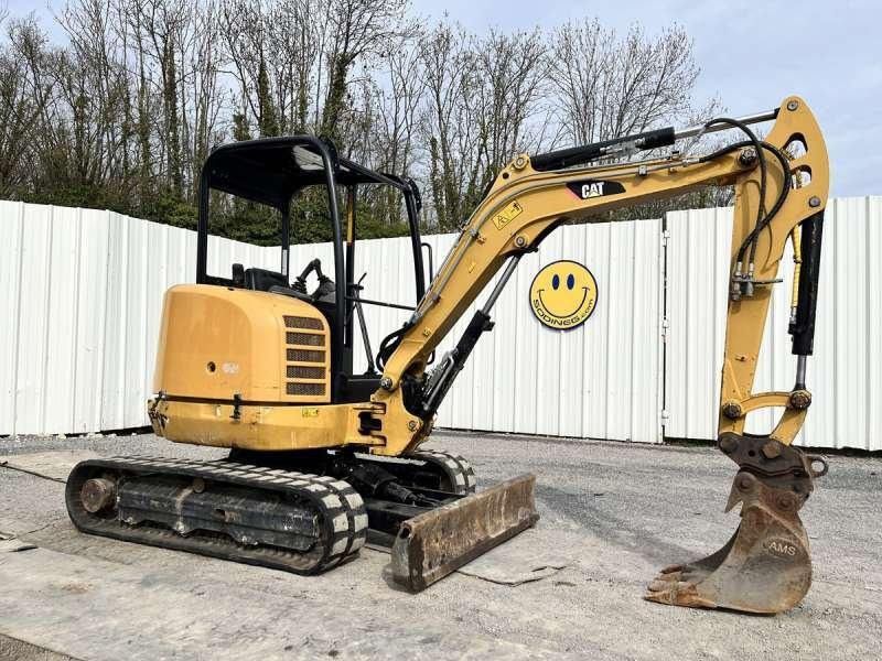 2016 Caterpillar 302.7DCR mini excavator, side profile view 2016 Caterpillar 302.7DCR mini excavator, side profile view