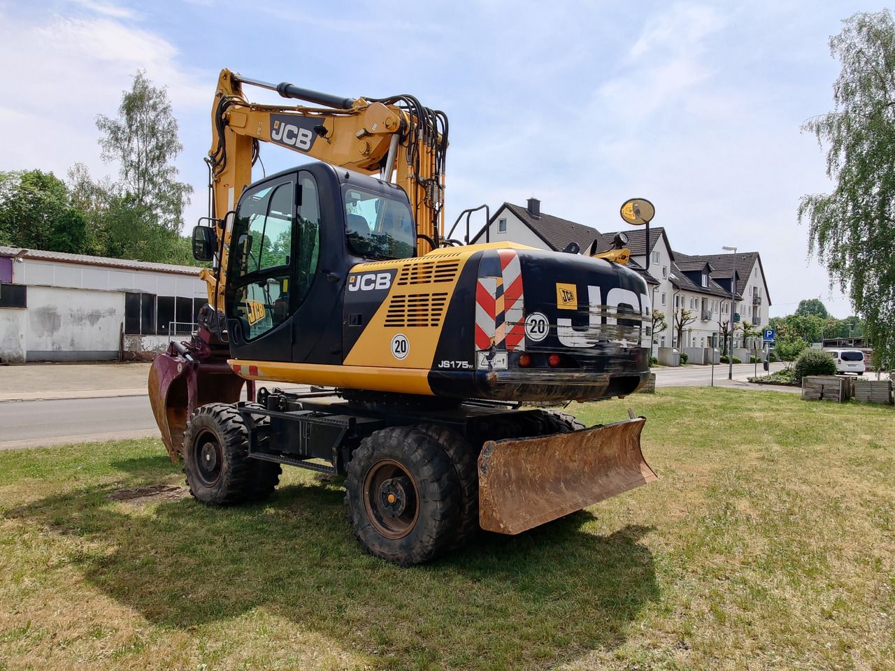 2012 JCB JS175W wheel excavator, rear three-quarter view
