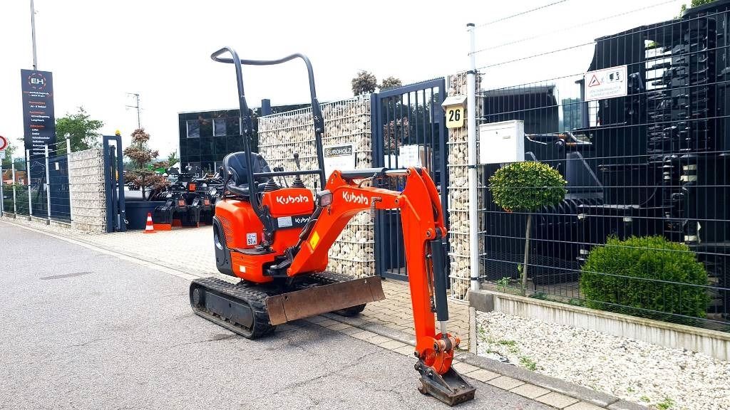 2015 Kubota U10-3 mini excavator, side view 2015 Kubota U10-3 mini excavator, side view