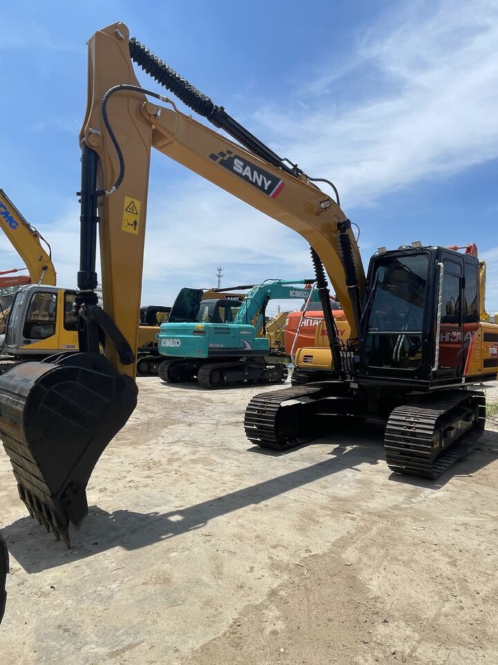 2023 Sany SY135C crawler excavator, front three-quarter view 2023 Sany SY135C crawler excavator, front three-quarter view