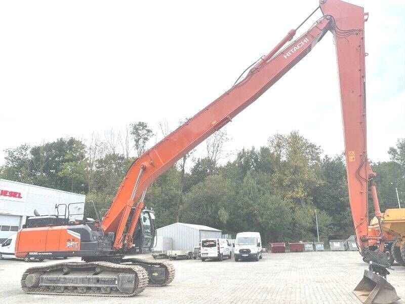 2023 Hitachi ZX350LCN-7 crawler excavator, side view 2023 Hitachi ZX350LCN-7 crawler excavator, side view