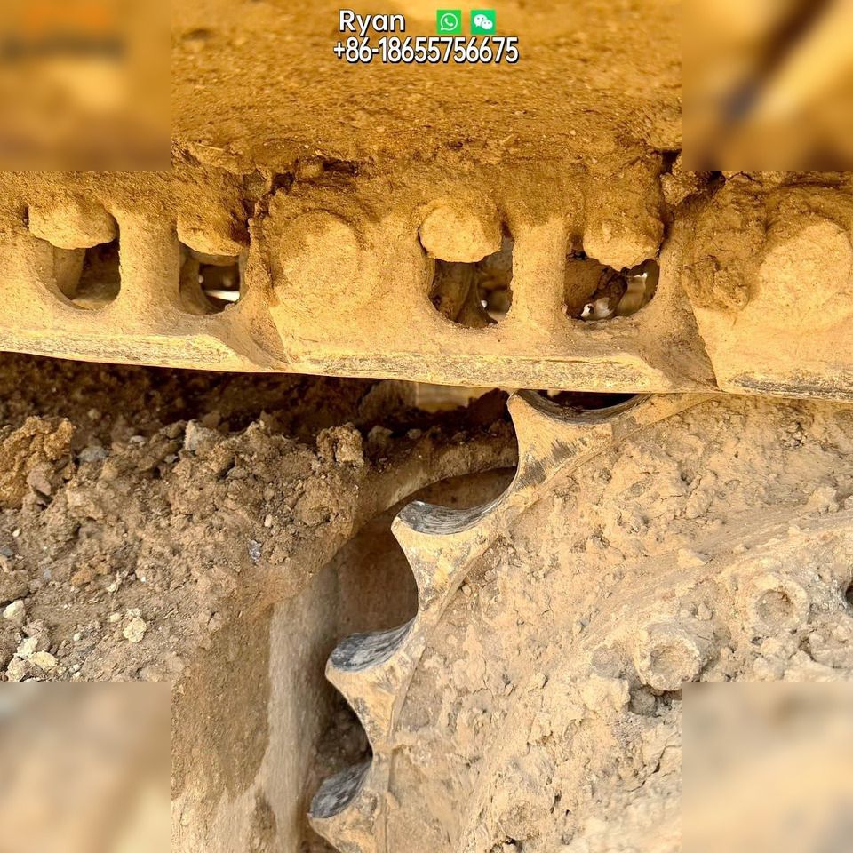 Dettaglio ruota motrice cingolo di escavatore cingolato Caterpillar 320D2 del 2017 Dettaglio ruota motrice cingolo di escavatore cingolato Caterpillar 320D2 del 2017