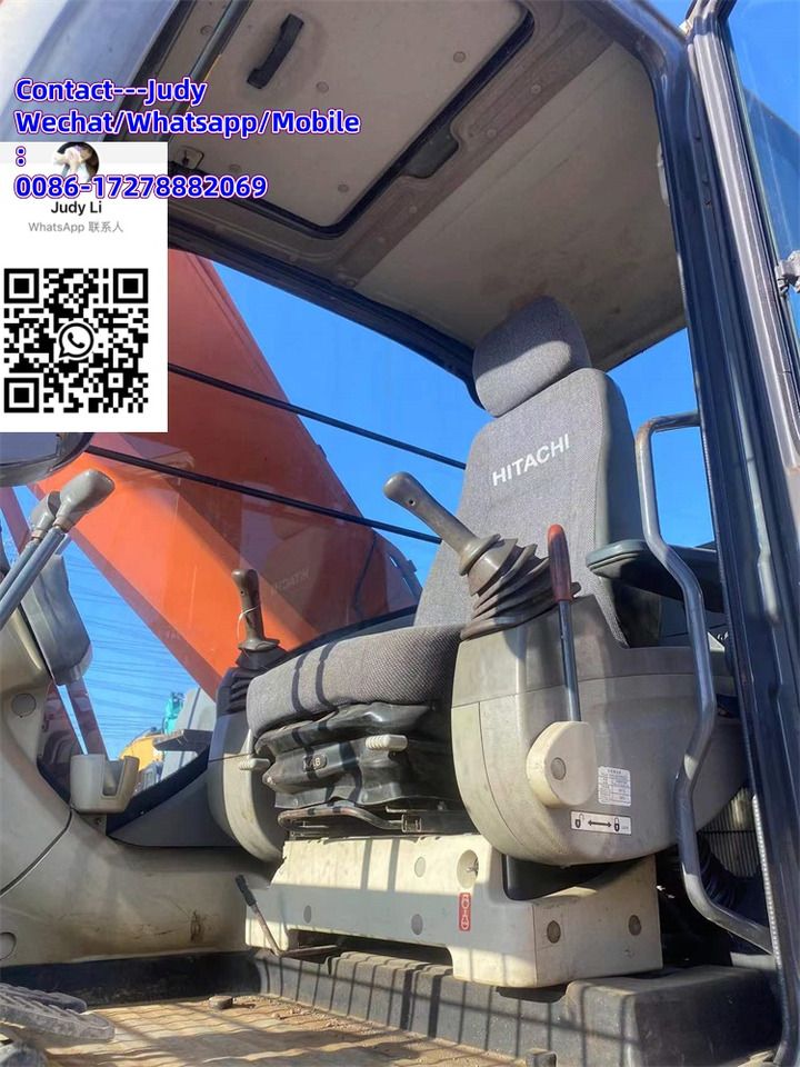 2020 Hitachi ZX350 crawler excavator interior view 2020 Hitachi ZX350 crawler excavator interior view