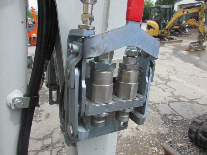 2023 Takeuchi TB216 V4 mini excavator hydraulic quick coupler detail 2023 Takeuchi TB216 V4 mini excavator hydraulic quick coupler detail
