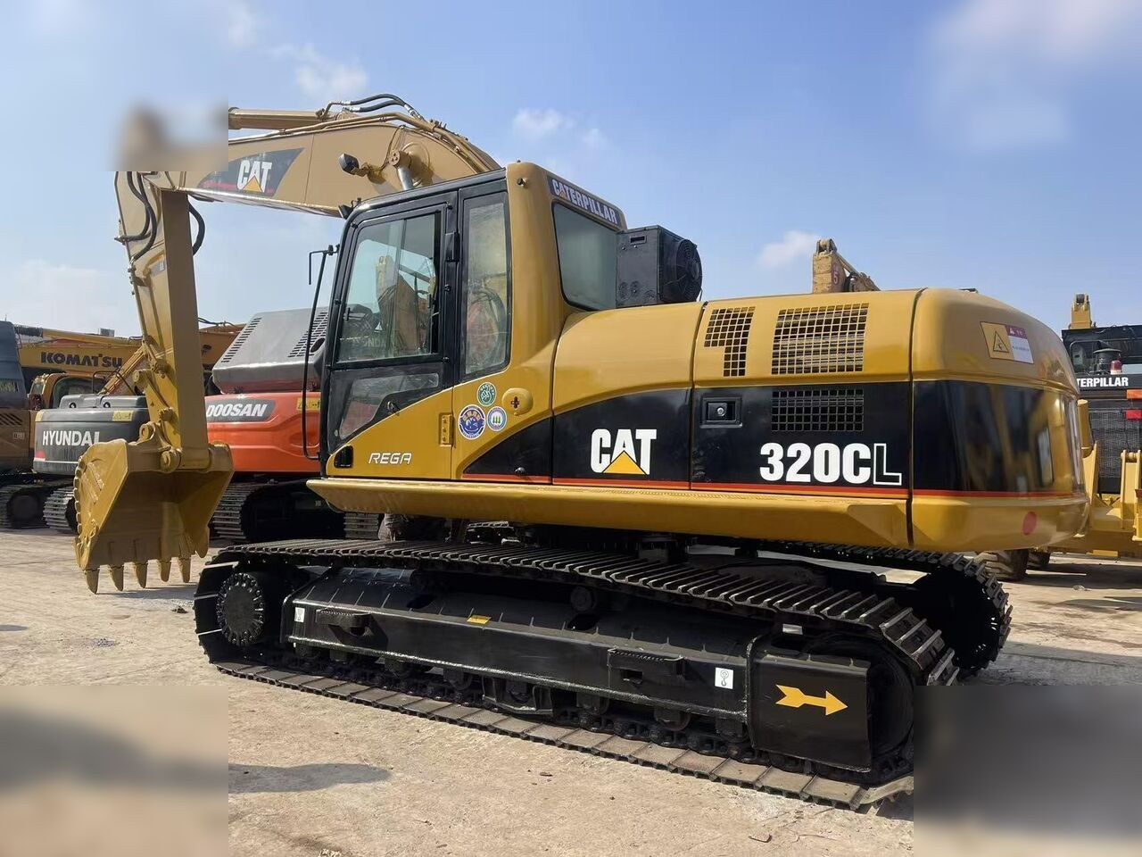2024 Caterpillar 320CL paletli ekskavatör, yandan profil görünüm 2024 Caterpillar 320CL paletli ekskavatör, yandan profil görünüm