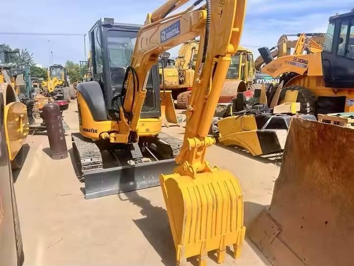 2023 Komatsu PC35 mini excavator, front three-quarter view 2023 Komatsu PC35 mini excavator, front three-quarter view