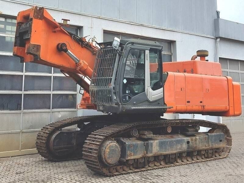2007 Hitachi ZX520 LCD-3 demolition excavator, side view 2007 Hitachi ZX520 LCD-3 demolition excavator, side view