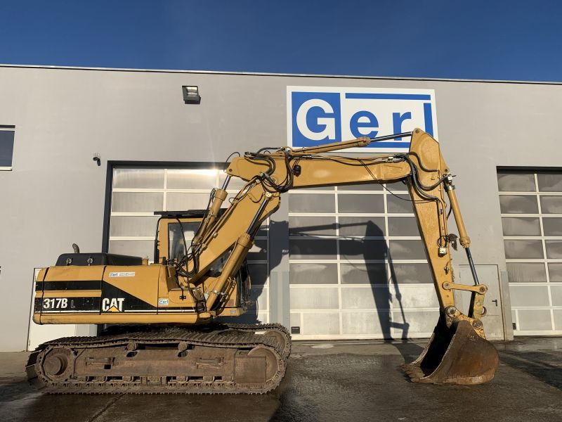 2001 Caterpillar 317B crawler excavator, side profile view