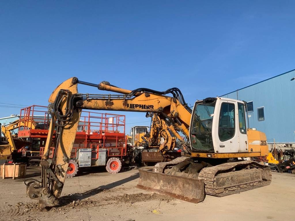 2008 Liebherr R313 crawler excavator, side view 2008 Liebherr R313 crawler excavator, side view
