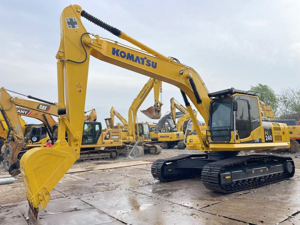 2022 Komatsu PC240LC-8 crawler excavator, side profile view