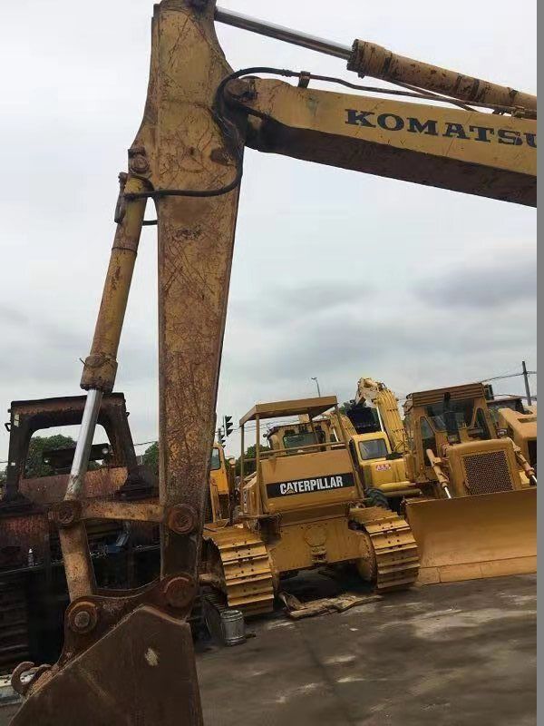 2016 Komatsu PC120-5 crawler excavator boom and arm detail