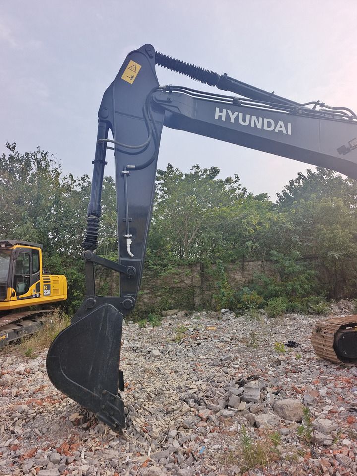 2024 Hyundai HX225HD crawler excavator boom and bucket detail 2024 Hyundai HX225HD crawler excavator boom and bucket detail