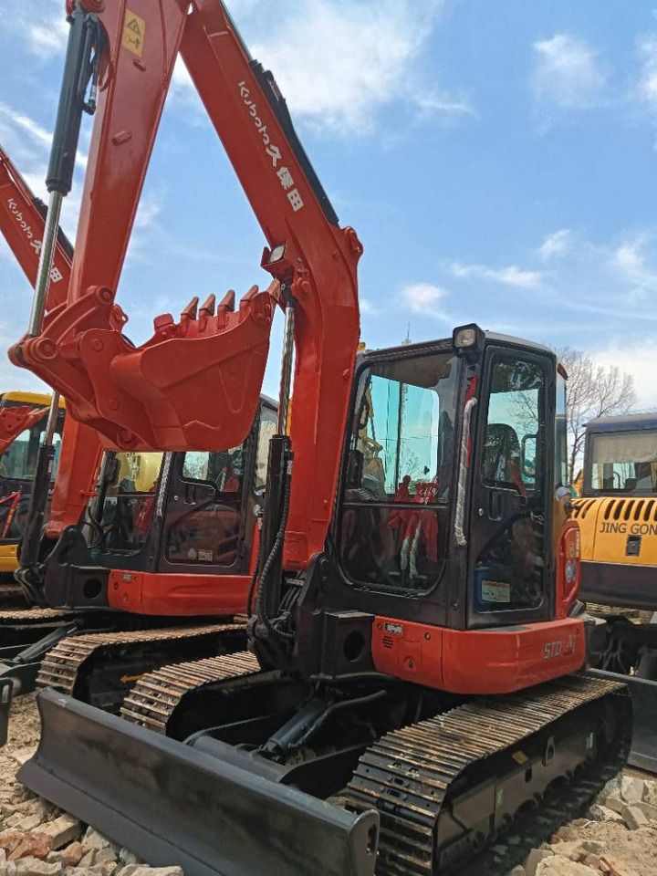 2022 Kubota KX165 crawler excavator, front three-quarter view 2022 Kubota KX165 crawler excavator, front three-quarter view