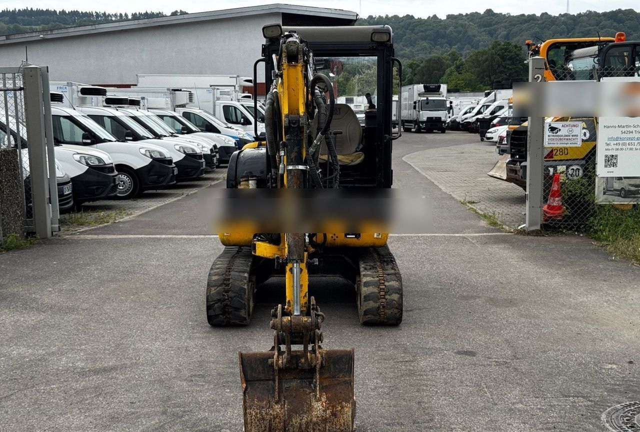 2001 Caterpillar 302.5 mini excavator, front view
