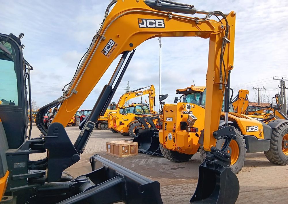 2021 JCB 86C-2 crawler excavator boom and arm detail 2021 JCB 86C-2 crawler excavator boom and arm detail