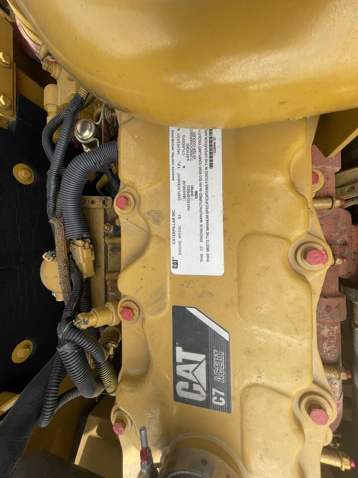 2023 Caterpillar 329D engine detail 2023 Caterpillar 329D engine detail