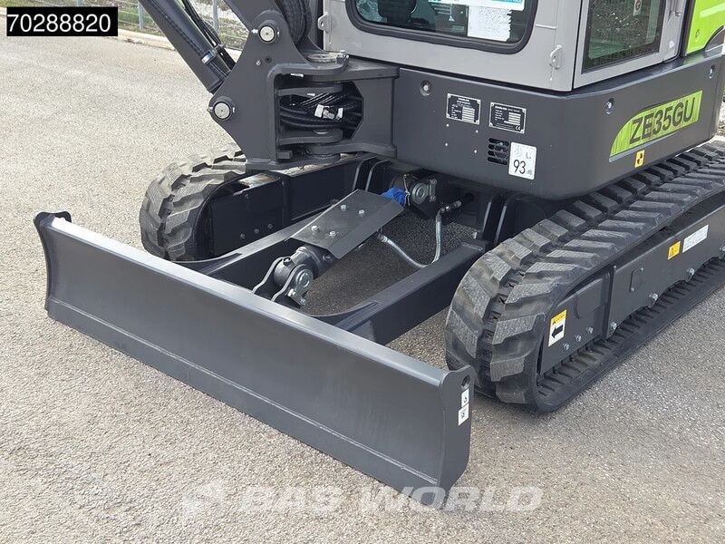 2024 Zoomlion ZE35GU mini excavator front blade view 2024 Zoomlion ZE35GU mini excavator front blade view