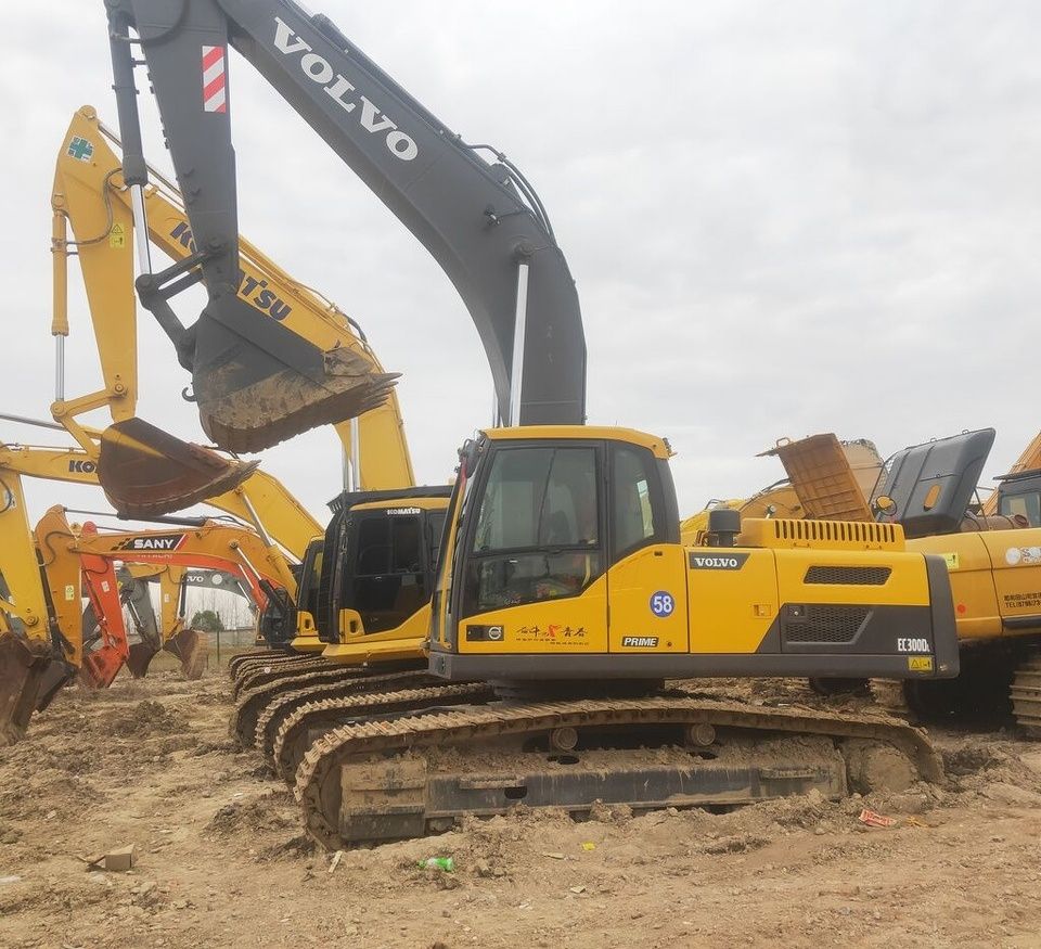 Volvo EC300D crawler excavator, side profile view Volvo EC300D crawler excavator, side profile view