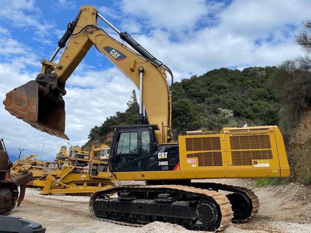 2012 Caterpillar 390D LME crawler excavator, side profile view