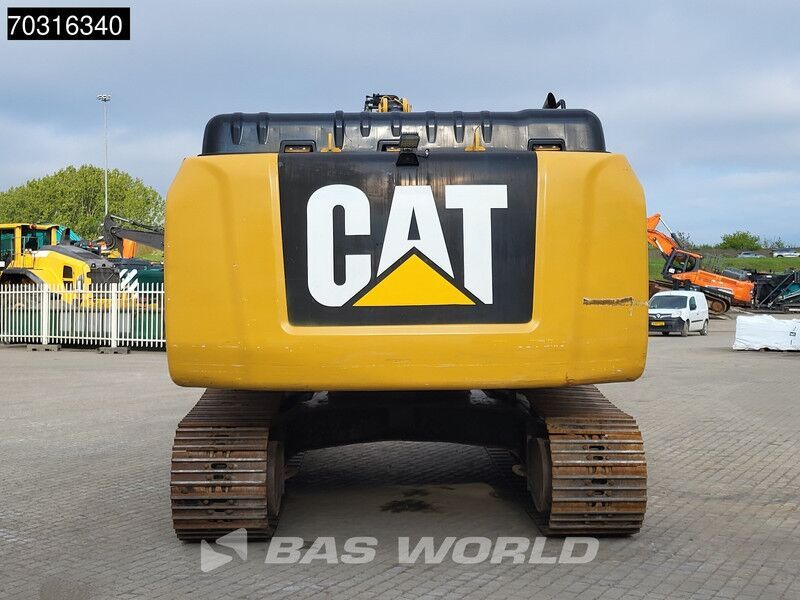 2016 Caterpillar 326FLN crawler excavator, rear view 2016 Caterpillar 326FLN crawler excavator, rear view