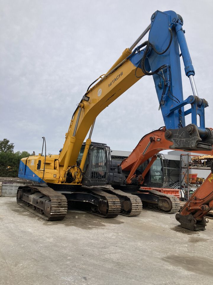 2008 Hitachi ZX350LCN-3 crawler excavator, side view 2008 Hitachi ZX350LCN-3 crawler excavator, side view
