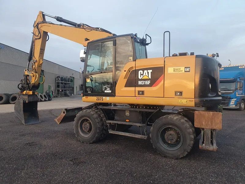 2018 Caterpillar M316F wheel excavator side view 2018 Caterpillar M316F wheel excavator side view
