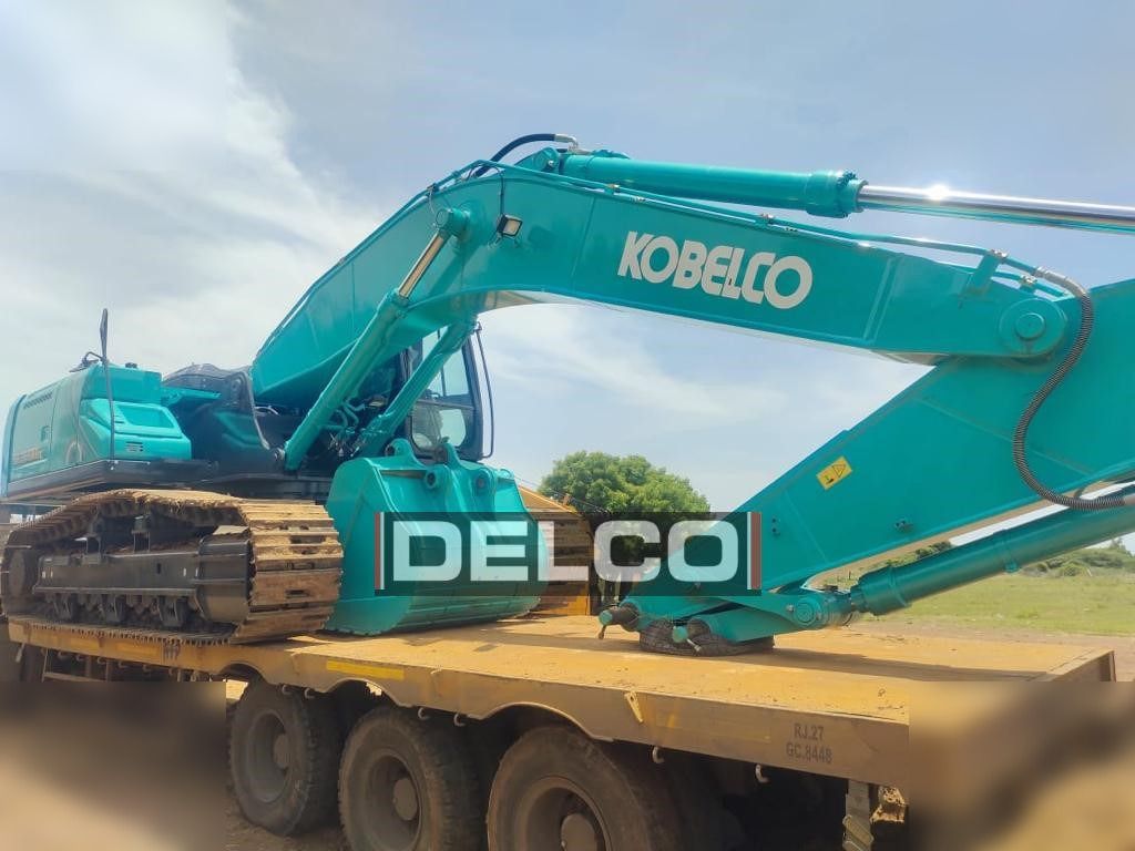 2026 Kobelco SK380XDLC-10 crawler excavator side view 2026 Kobelco SK380XDLC-10 crawler excavator side view