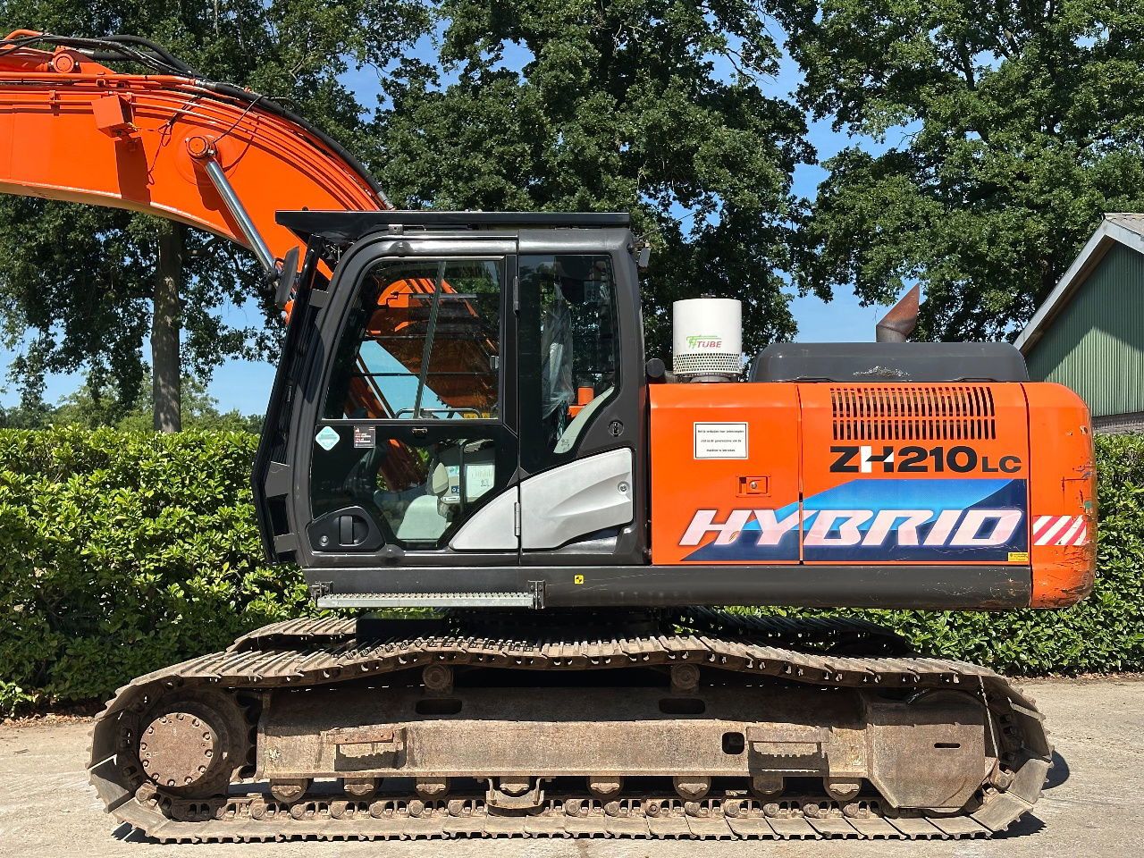 2014 Hitachi ZH210LC-5B crawler excavator side view