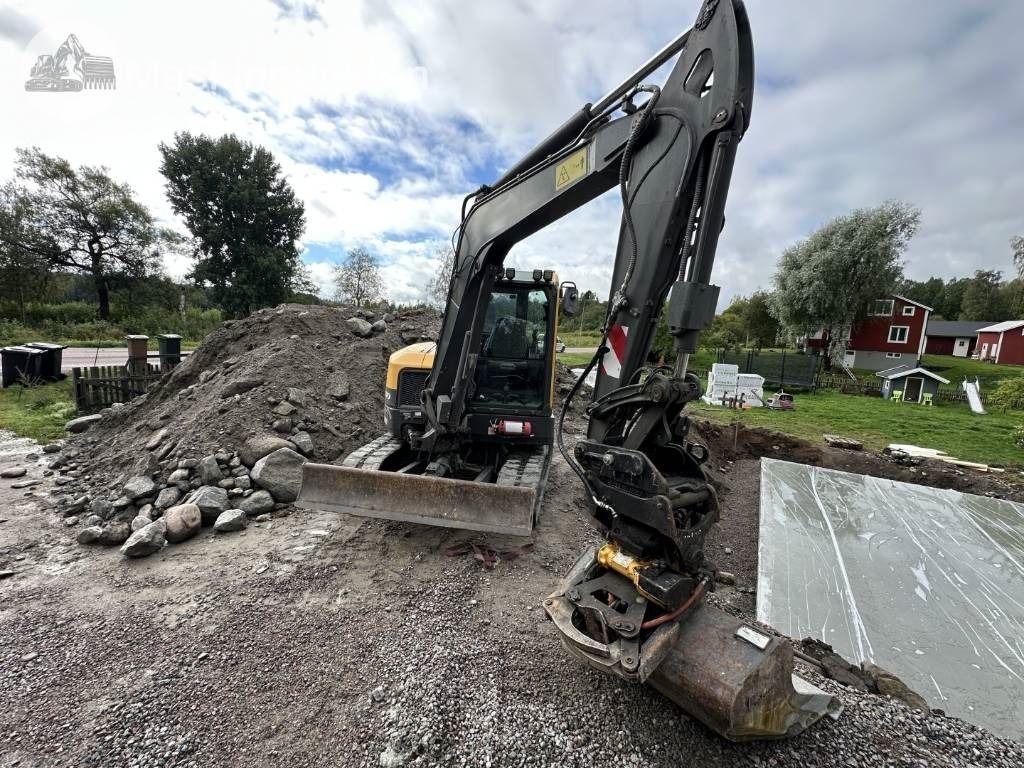 2017 Volvo ECR58D mini excavator, front three-quarter view 2017 Volvo ECR58D mini excavator, front three-quarter view