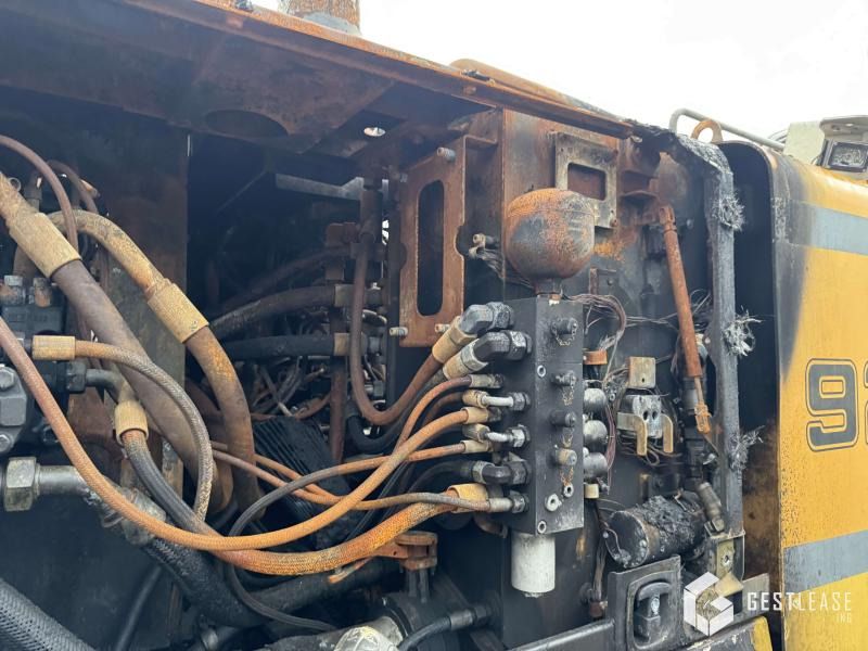 2014 Liebherr R922LC crawler excavator engine compartment view 2014 Liebherr R922LC crawler excavator engine compartment view