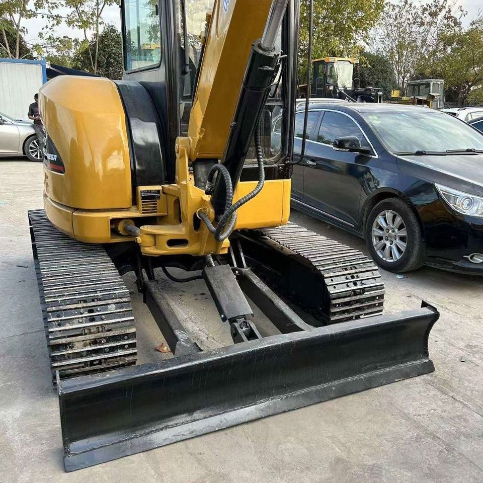 2023 Caterpillar 304CCR mini excavator rear view 2023 Caterpillar 304CCR mini excavator rear view