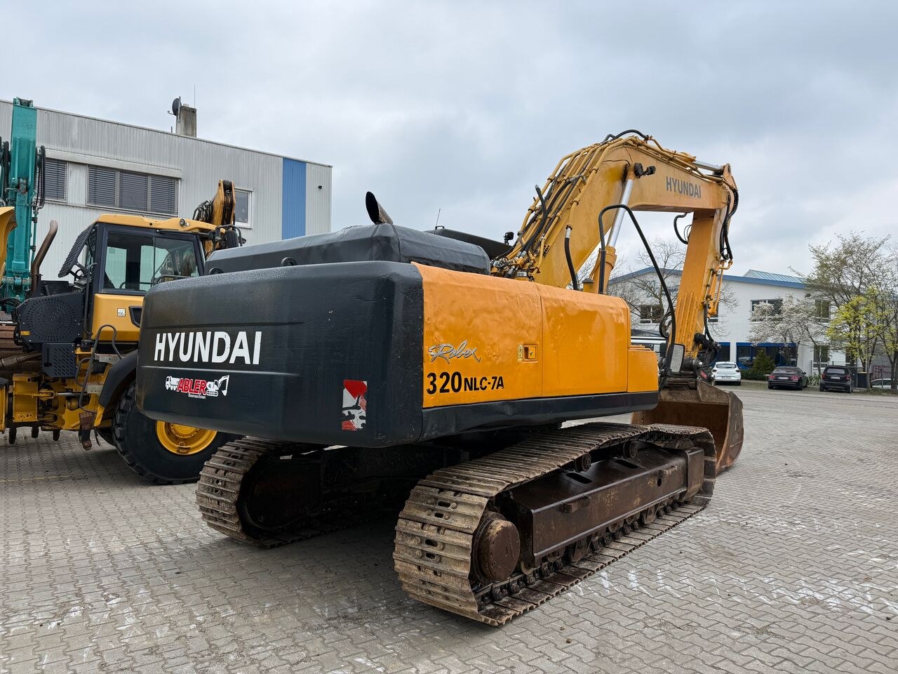 2008 Hyundai R320NLC-7A crawler excavator, rear three-quarter view