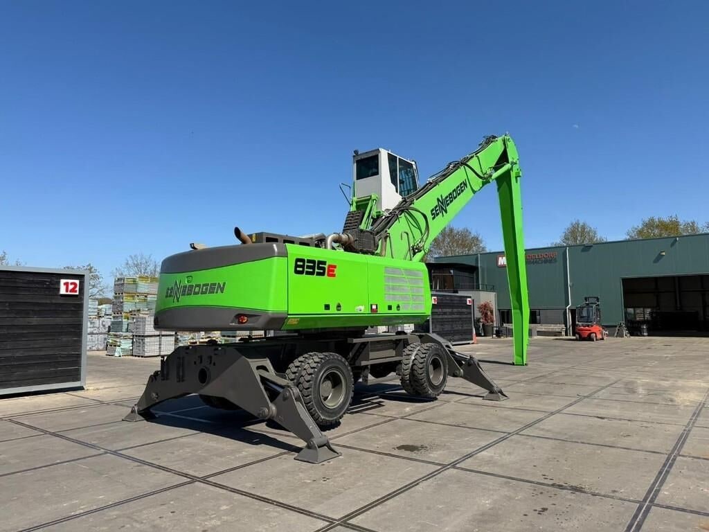 2019 Sennebogen 835E material handler, rear three-quarter view 2019 Sennebogen 835E material handler, rear three-quarter view