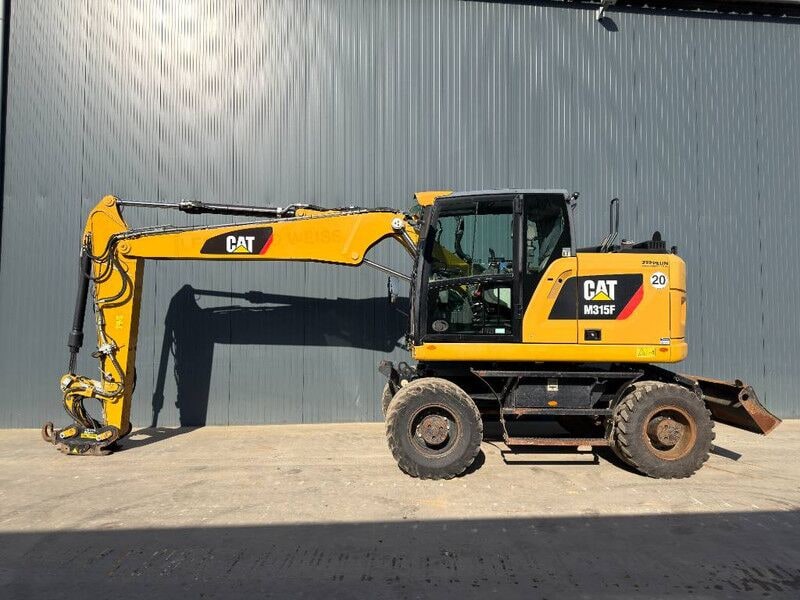 2017 Caterpillar M315F wheel excavator, side view