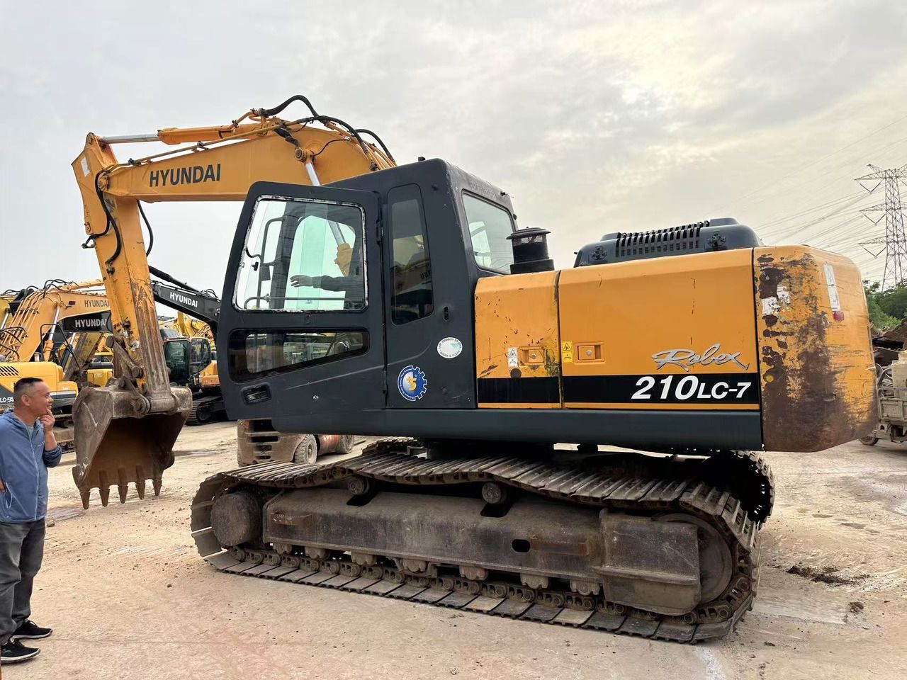 2017 Hyundai R210LC-7 crawler excavator, side profile view