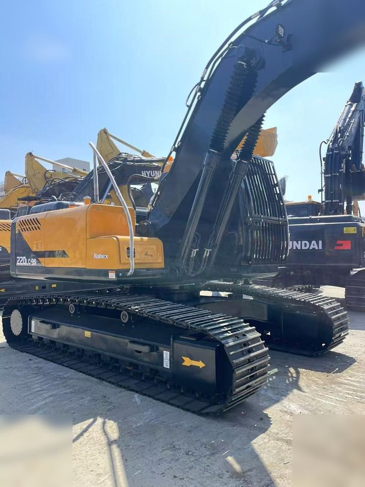 2024 Hyundai Robex 220LC-9S crawler excavator, rear three-quarter view 2024 Hyundai Robex 220LC-9S crawler excavator, rear three-quarter view