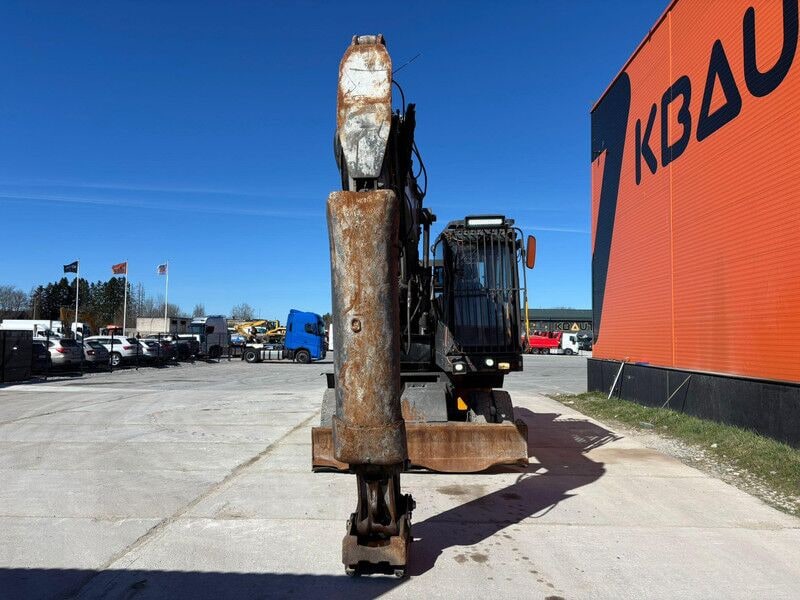 2017 Volvo EW210D wheel excavator, front view