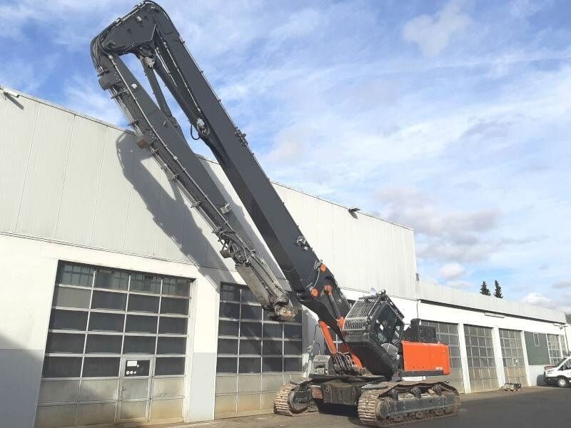 2021 Hitachi KMC500 S-6 demolition excavator, side view with extended boom 2021 Hitachi KMC500 S-6 demolition excavator, side view with extended boom