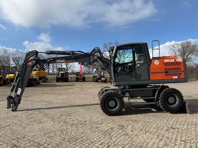 2019 Atlas 150W wheel excavator, side view