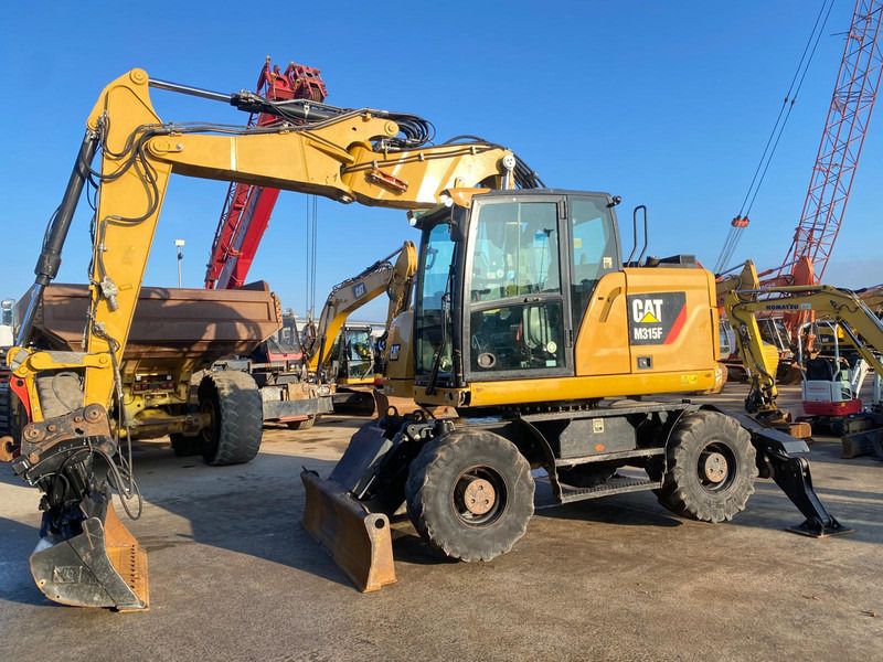 2018 Caterpillar M315F wheel excavator, side profile view 2018 Caterpillar M315F wheel excavator, side profile view