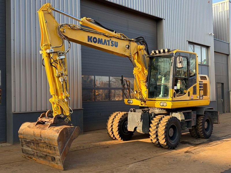2017 Komatsu PW148-10 wheel excavator, side view