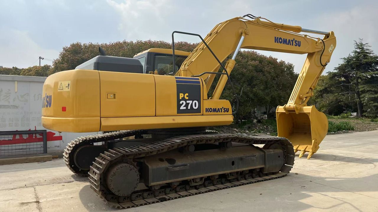 2023 Komatsu PC270-8 crawler excavator side view 2023 Komatsu PC270-8 crawler excavator side view