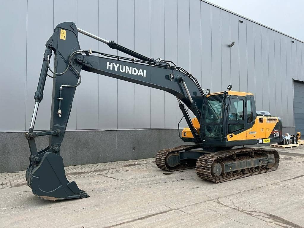 2025 Hyundai R210L crawler excavator, side view