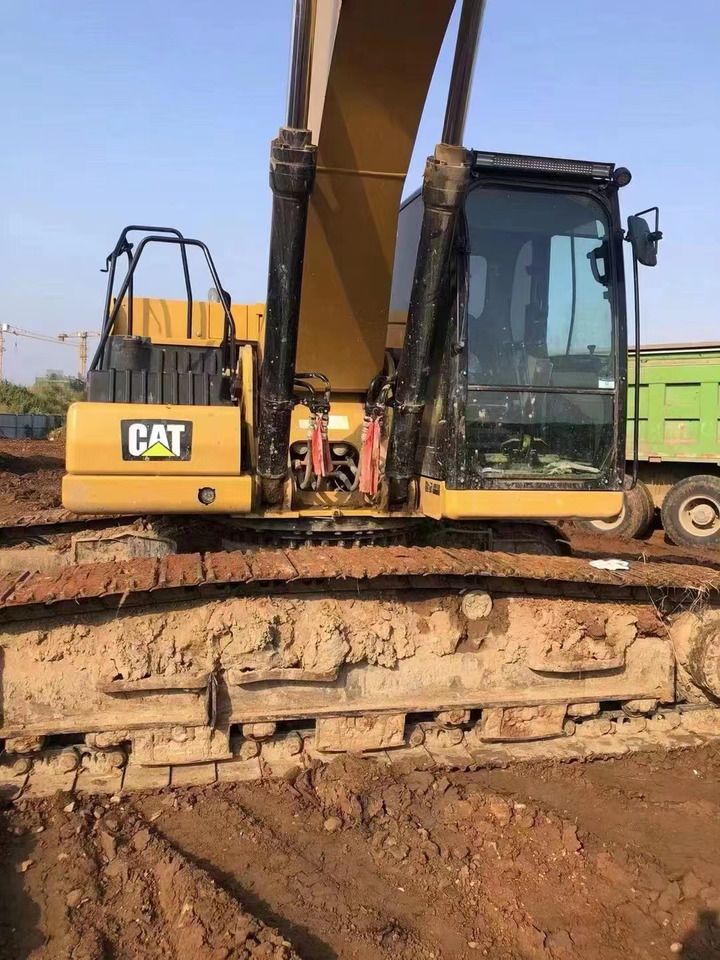 2022 Caterpillar 330 STANDARD crawler excavator, side profile view 2022 Caterpillar 330 STANDARD crawler excavator, side profile view